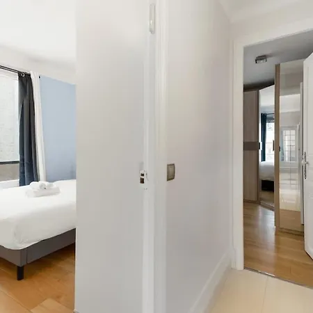 Apartamento De Standing - Vue Buttes-chaumont Paris